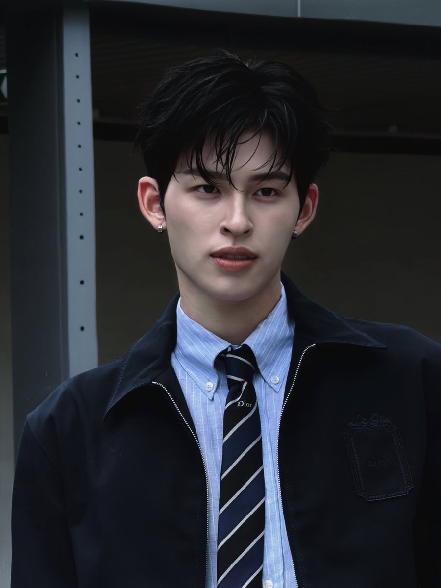 FTPa1n's tweet photo. #ppnaravit Dior boy https://t.co/XBEp8MiSpk