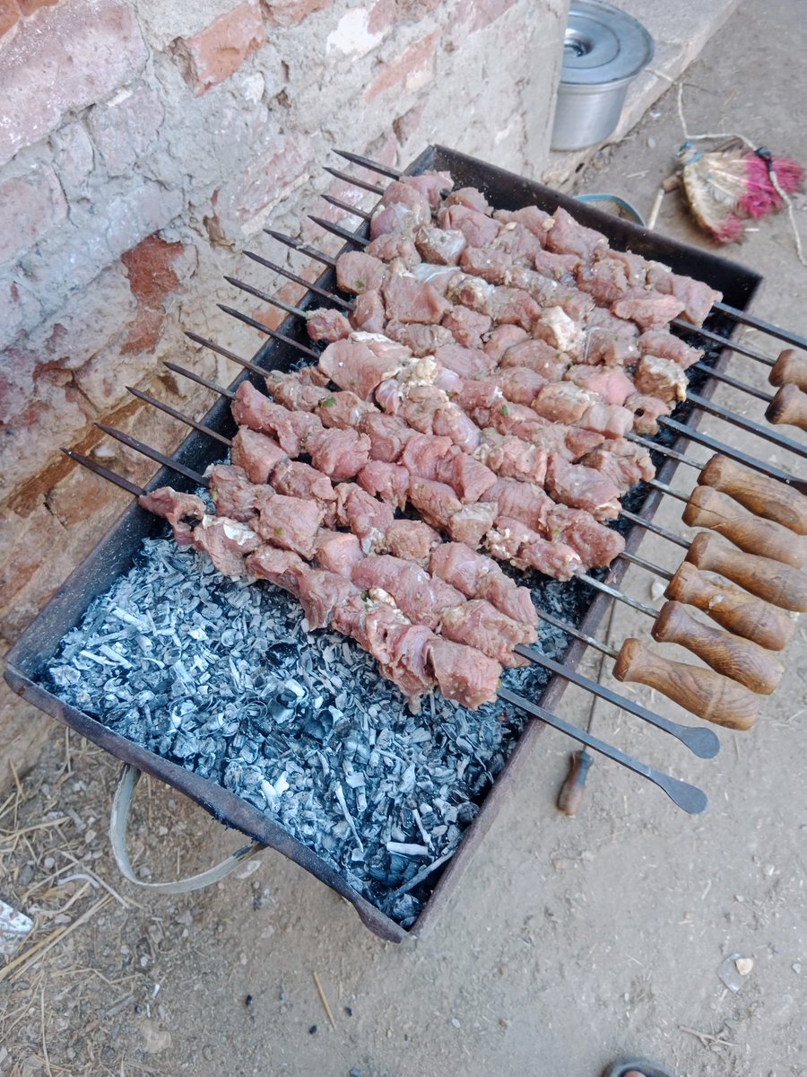 MoOwn48's tweet photo. Next eid day https://t.co/1dLVURKNnA