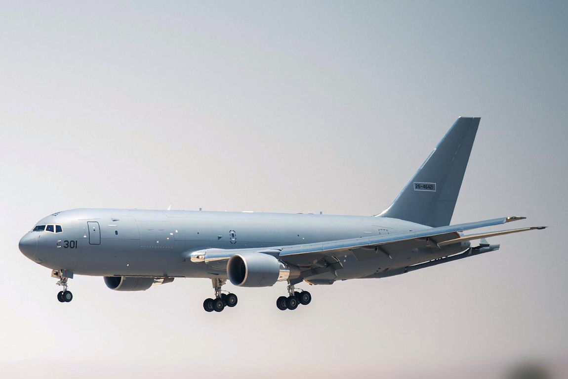 scramble_nl's tweet photo. Arrival of the first KC-46A Gideon in Israel
https://t.co/octX2Td3NG
Credit photo: Israeli Defence Force
#avgeek #avgeeks #militaryaviation #ICYMI #IsraeliDefenceForce #BoeingDefense #KC46A #Gideon https://t.co/tZcN2XyhP5