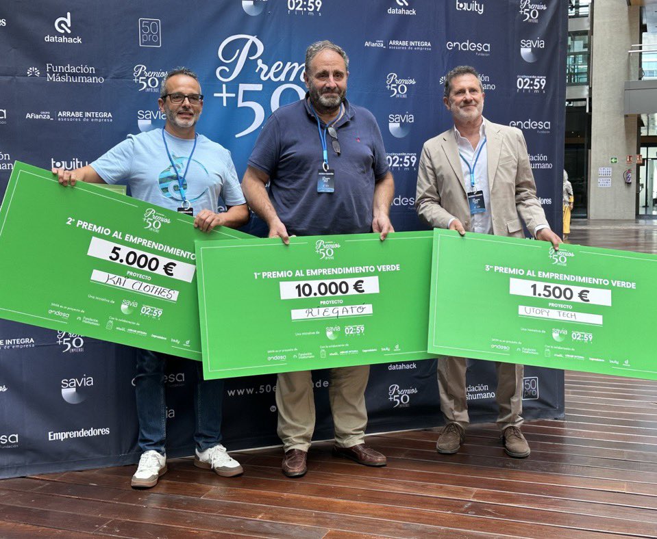 50Premios's tweet photo. Y también a los proyectos reconocidos en la categoría #EmprendimientoVerde 🌿: 

🥇 Riegató de Pablo Martínez 
🥇 Kai Clothes de Israel Ferrer Pastor 
🥇 Utopy Tech de Marcelo Schvartz https://t.co/4AAssDfPl8