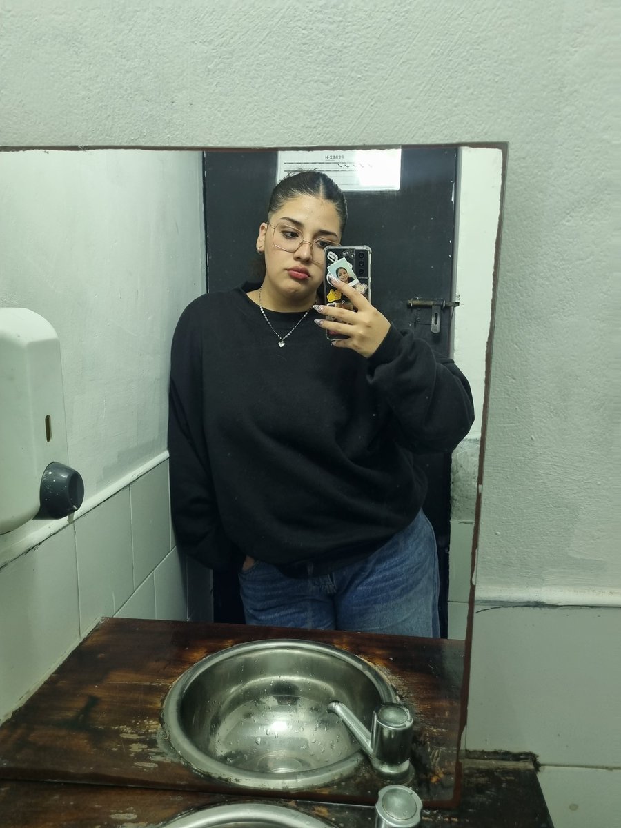 ✮ luzila VA A STRAYCITY 🇦🇷 / VI A PIWON 🇦🇷 tweet media
