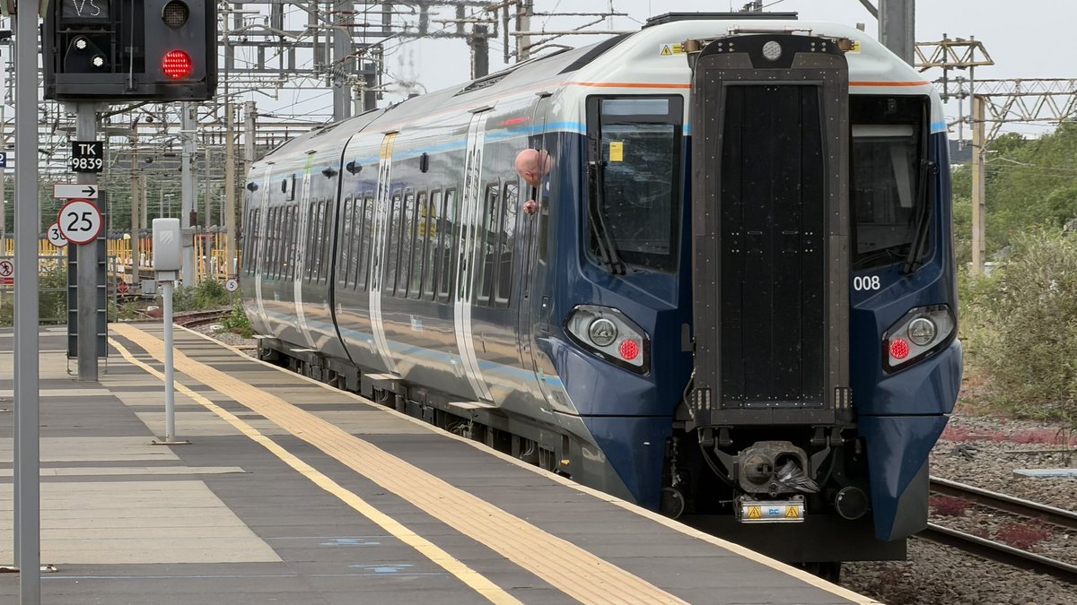 OnlyRightTrack tweet picture