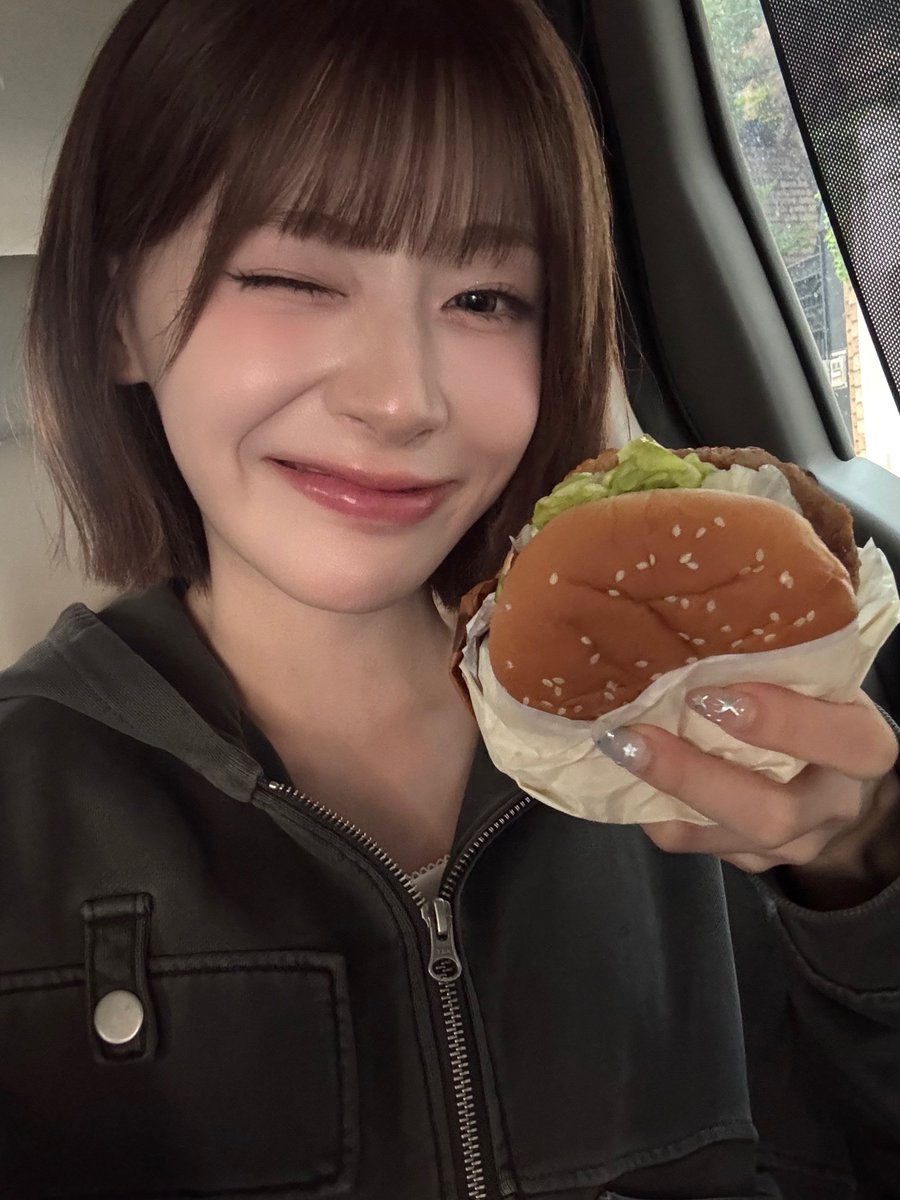 staycfancafe's tweet photo. 260529 🦊💭 https://t.co/hgWrNRBvpj