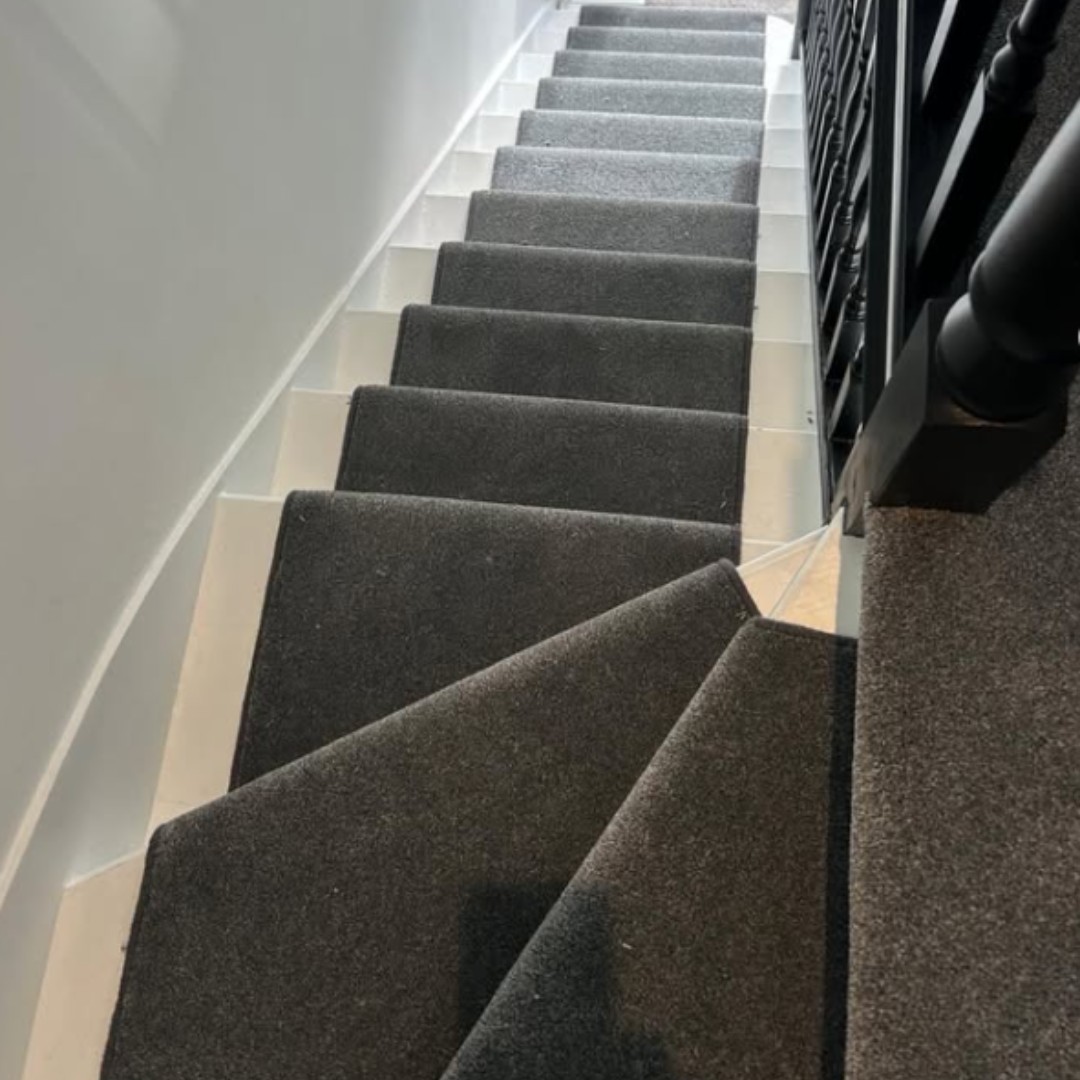 FurlongFlooring's tweet photo. Embracing those Midnight Bark vibes🌲
Warm tones, soft texture. Creating a perfect space starts from the ground up. 

#InteriorStyle #HomeInspo #CosyLiving #CarpetGoals https://t.co/lj3jmm9TUa