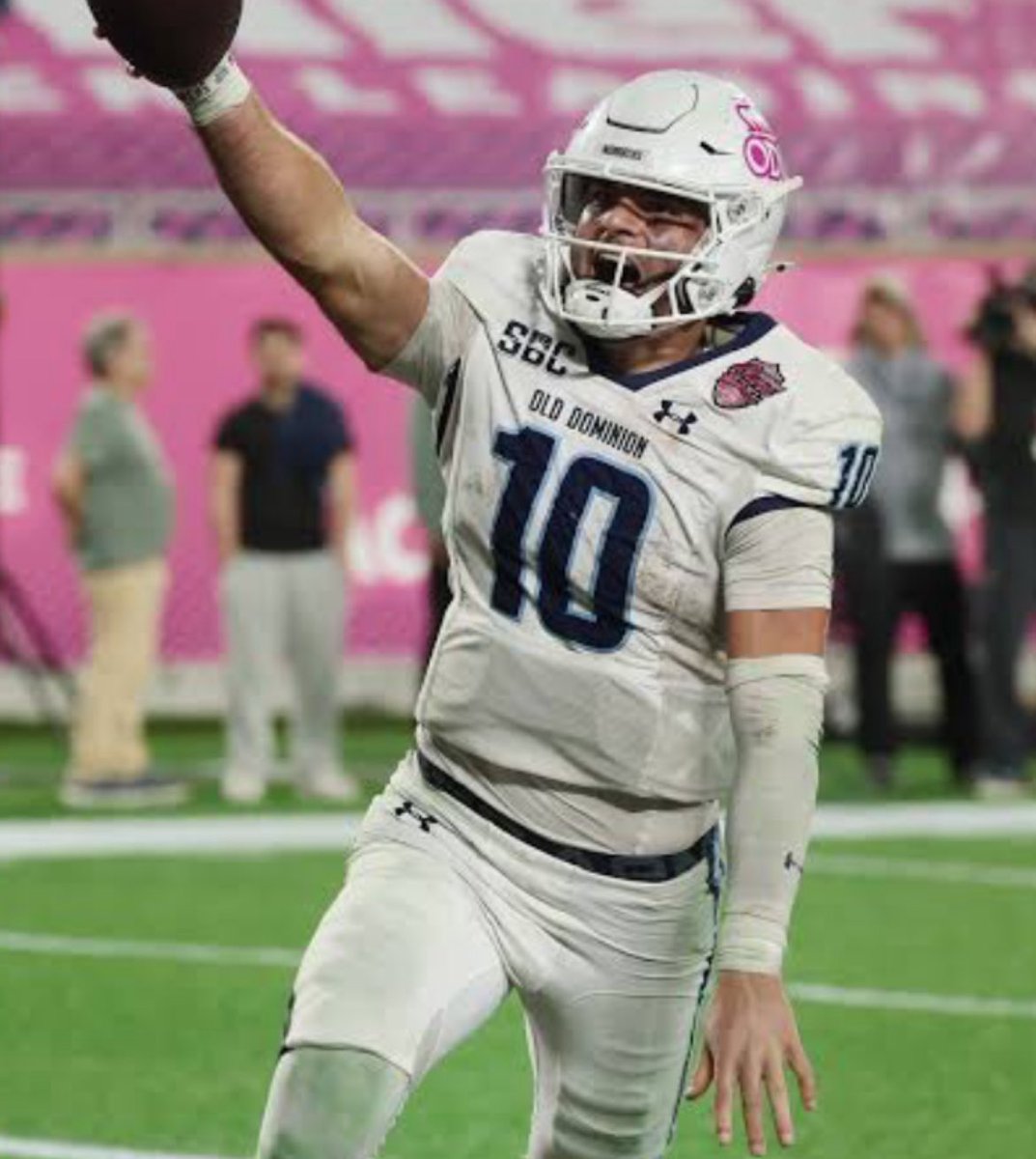 XzavieonH's tweet photo. I will be in Norfolk Sunday at the @ODUFootball mega camp I can’t wait to get on campus and get to work !! @Coach__Seiler @RickyRahne @coach_1906 @GraftonFB25 https://t.co/LRYSR0vugK