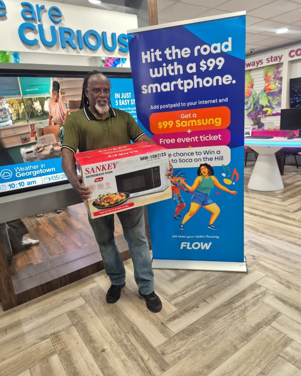 flowsvg's tweet photo. The rewards keep rolling in 🔥

Add Postpaid to your internet and get a $99 Samsung A07 + a FREE event ticket, plus a chance to win a trip for 2 to Soca on the Hill 💙

You could even walk away with an extra prize, just like this lucky customer who scored a brand-new microwave 😌 https://t.co/MBm9ipPku9