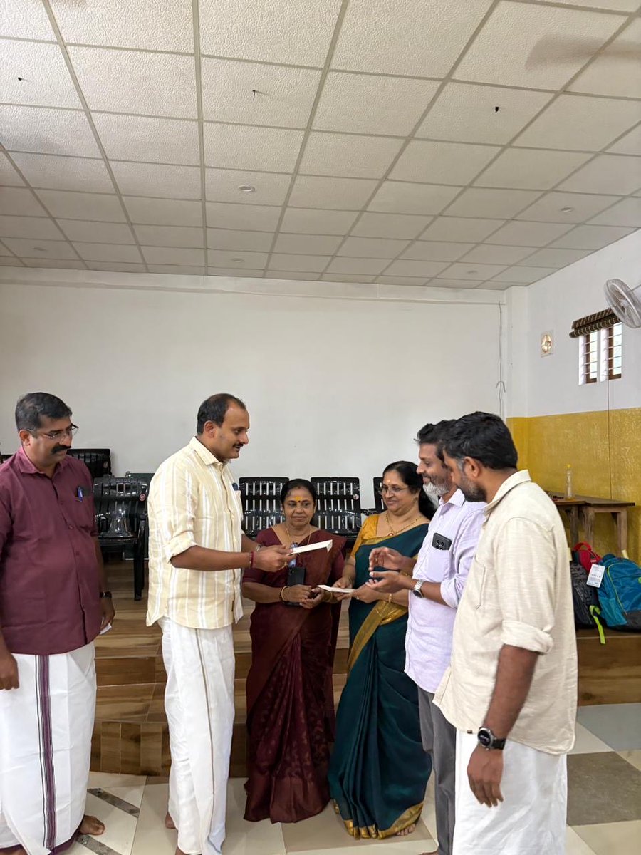 BjpLigin's tweet photo. കോട്ടയം കുമാരനല്ലൂർ ദേവി വിലാസം സ്‌കൂളിലെ കുട്ടികൾക്ക്  പഠനോപകരണങ്ങൾ നൽകുന്നതിൽ പങ്കാളിയായി.. Participated in providing educational materials to the children of Kumaranallur Devi Vilasam School, Kottayam @RajeevRC_X https://t.co/cas7tzR42a