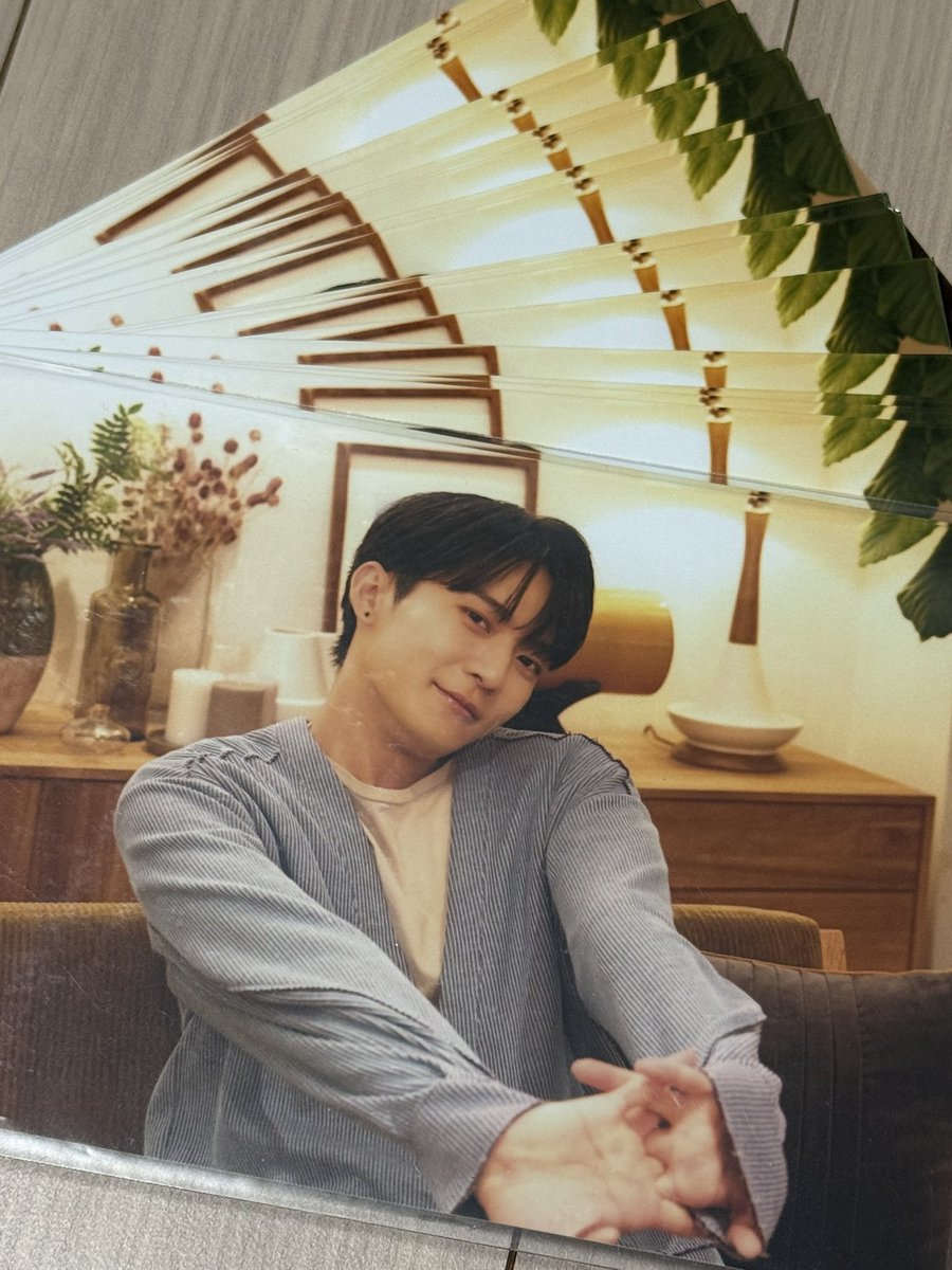 dokimeki908's tweet photo. 일본성우 사카타 쇼고 브로마이드 23장 일괄 양도합니다 몇장은 모서리쪽 하자가 있습니다 

총 2.0 + 반택 0.2 

지에스, 씨유 가능
옵챗주세요 ! 

https://t.co/SsCs71is1r https://t.co/qcuG8coPye