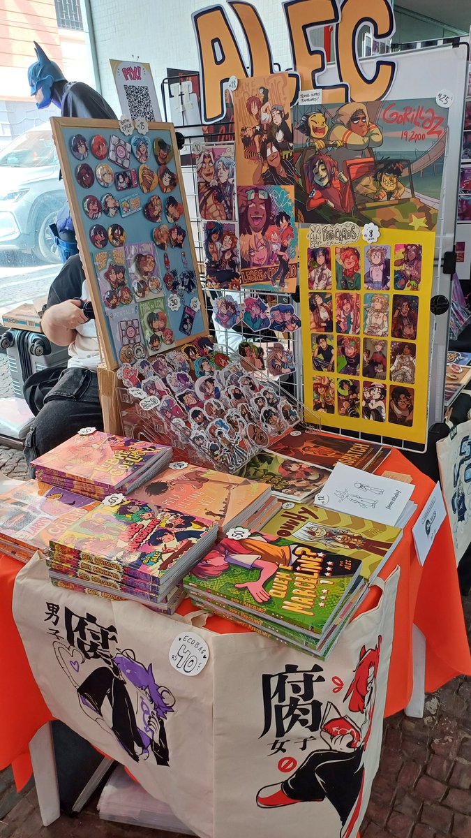 alelecleclec's tweet photo. Começou a CDQCON 🎉
Ate domingo das 10h as 20h no anexo da biblioteca publica estadual aqui em Belo Horizonte~
Ja temos a zine de Dispatch e alguns bottons novos 👀 https://t.co/SUEBFMQ5kh