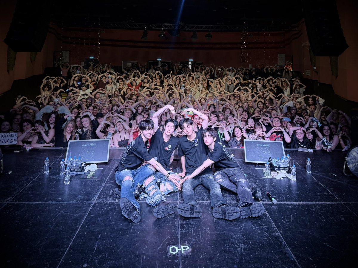 onepact_'s tweet photo. [ONE&amp;BEHIND❤️]

OUTSHINE in Berlin 마무리🇩🇪✨

#ONEPACT #원팩트
#OUTSHINE #BERLIN
#ONE_BEHIND https://t.co/vKfFJSwSA6