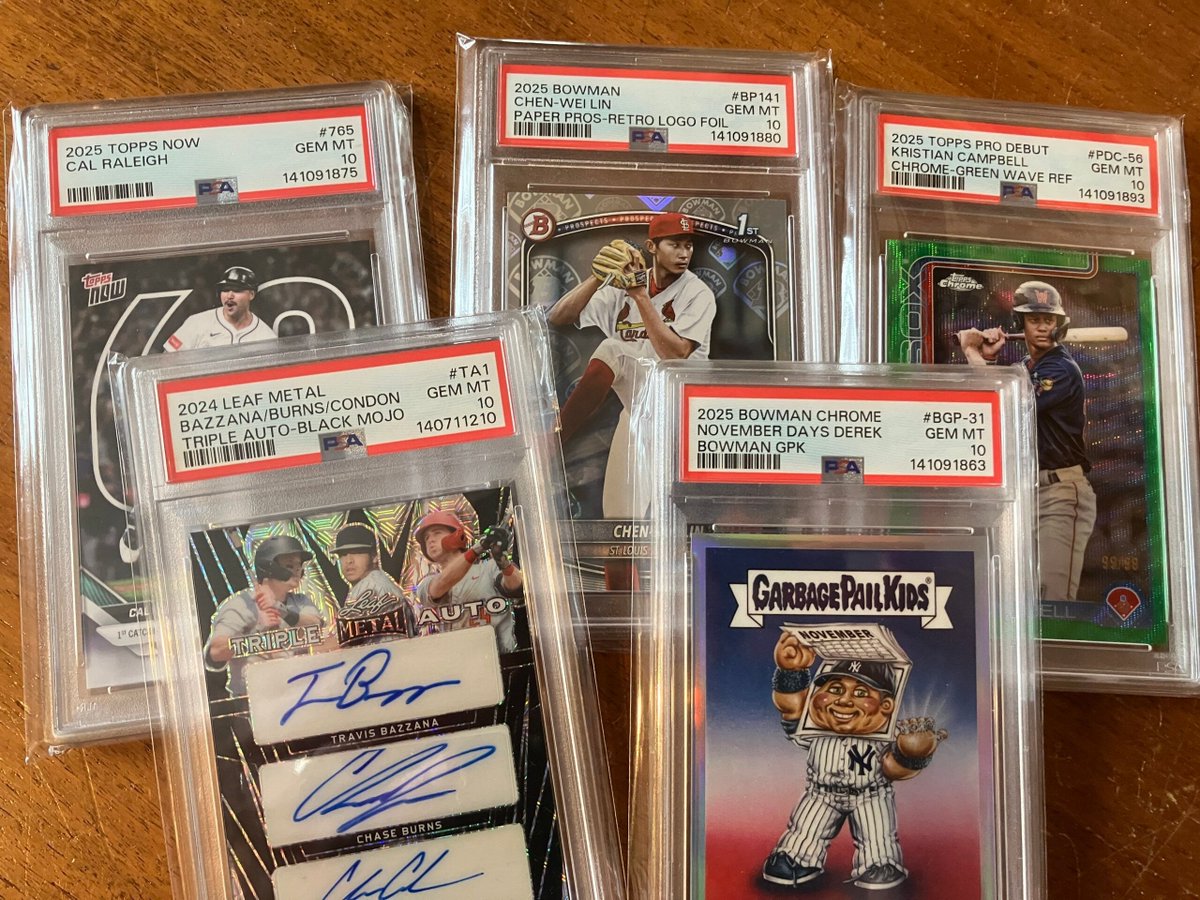 BaseballAmerica's tweet photo. This is crazy 😳 

PSA has a backlog of 10 MILLION CARDS. 

It has temporarily paused all card grading tiers under $80 to try and cut into the deficit 🤔 

https://t.co/MGE8RhB7wD https://t.co/OO7C0yhNga