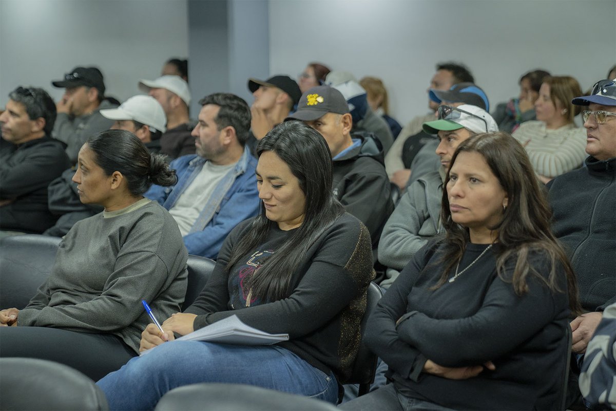 ULPSanLuis's tweet photo. Personal de la ULP se capacitó sobre Higiene y Seguridad en el trabajo 🦺

🛡️ Con el objetivo de fortalecer conocimientos en materia de seguridad, prevención y actuación ante emergencias laborales.

📲 Leé la nota completa 👉🏻 https://t.co/ZczEBZ44rG https://t.co/Ed5soSCm0l