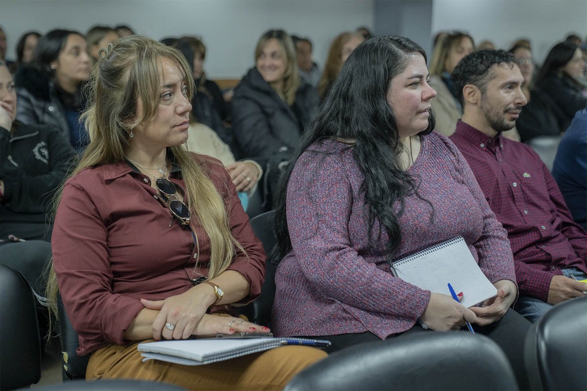 ULPSanLuis's tweet photo. Personal de la ULP se capacitó sobre Higiene y Seguridad en el trabajo 🦺

🛡️ Con el objetivo de fortalecer conocimientos en materia de seguridad, prevención y actuación ante emergencias laborales.

📲 Leé la nota completa 👉🏻 https://t.co/ZczEBZ44rG https://t.co/Ed5soSCm0l
