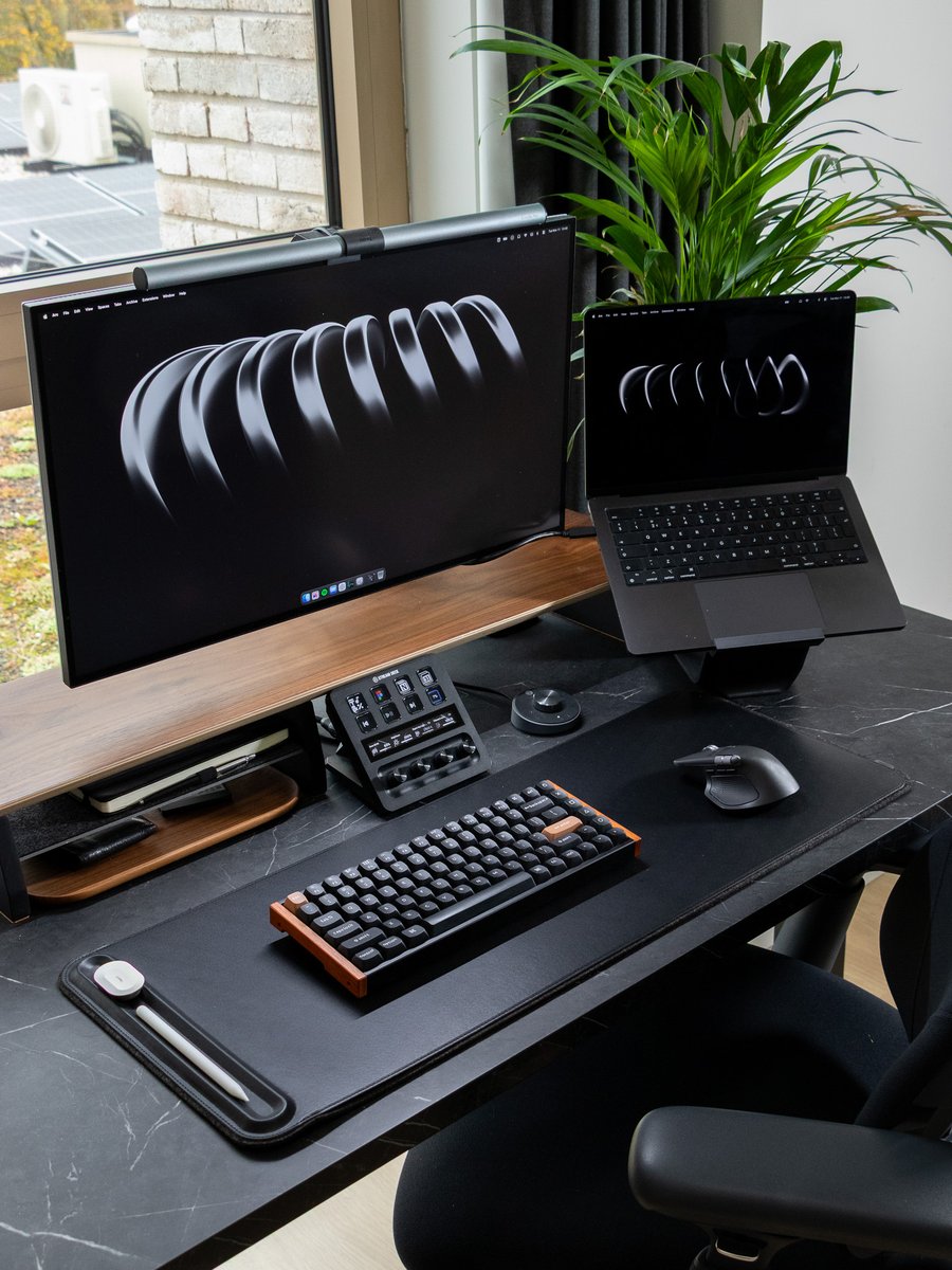 KeychronMK's tweet photo. Easy device switching across phones, tablets, PCs, and Macs, plus customization through Keychron Launcher.

Keychron K2 HE keeps your workflow fluid, connected, and ready.

📸@cleandesksetup

#Keychron #WirelessKeyboard #CustomKeyboard #KeychronSetup https://t.co/JhRMrddJ8t