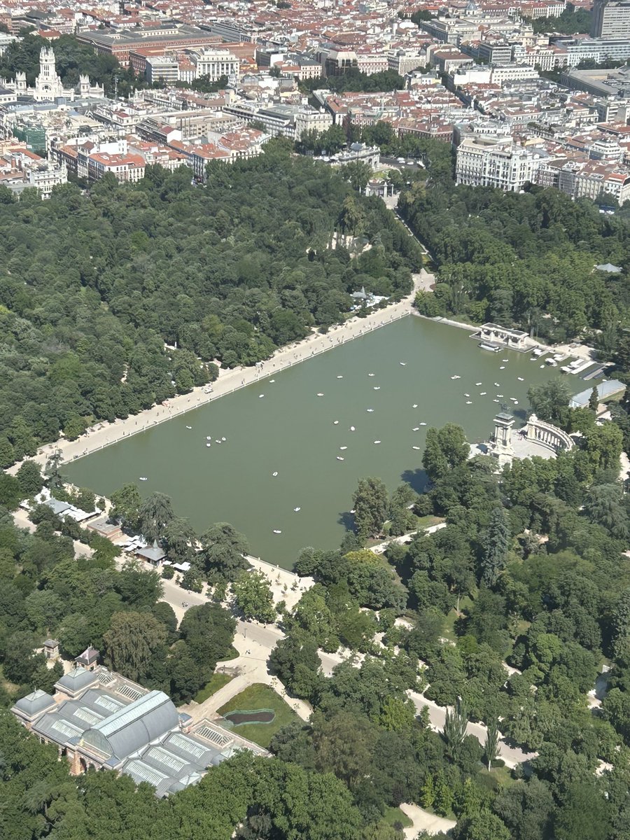 Jgpress's tweet photo. Hoy ha estado el día interesante. De Madrid al cielo y desde el cielo. https://t.co/qm4UNglDBl