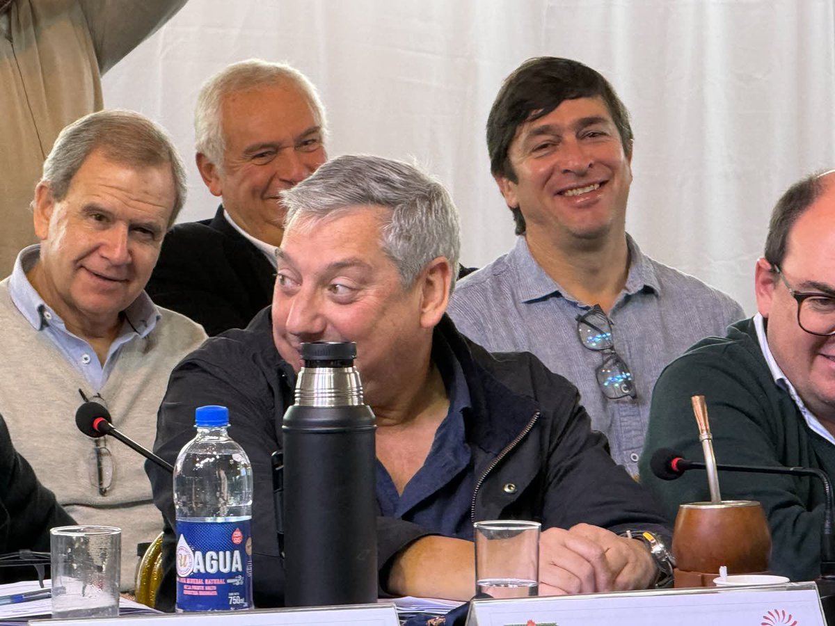 FloridaIDF's tweet photo. El intendente, @PajaroEnciso , participa de la 13ª Sesión Plenaria del @cintendentesuy, que se desarrolla en el departamento de Salto. https://t.co/sZBcN3xUuv