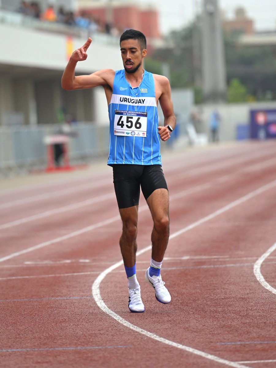 arrillagae's tweet photo. Valentín Soca brilló en 10.000 metros  🇺🇾🥇🏃‍♂️

El uruguayo de 23 años fue medalla de oro en esta prueba del Iberoamericano de #atletismo que se está disputando en Lima 🇵🇪

Hizo un tiempo de 28'28"92 y le ganó a Luis Masabanda 🇪🇨 y Carlos Díaz 🇨🇱

📷Marcelo Szwarcfiter

@ovacionuy https://t.co/DC9OtPAqGS