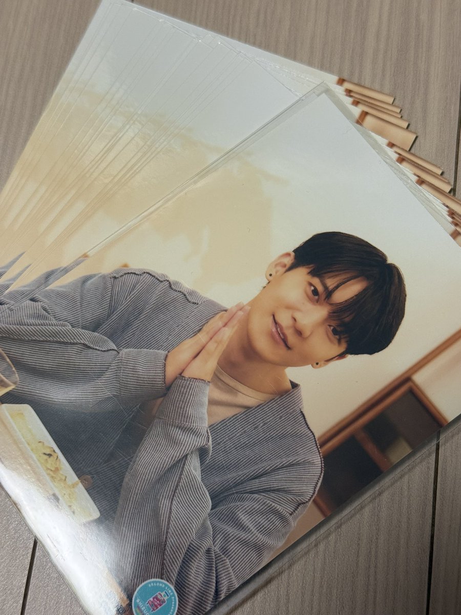 dokimeki908's tweet photo. 일본성우 사카타 쇼고 브로마이드 22장 일괄 양도합니다 몇장은 모서리쪽 하자가 있습니다 

총 2.0 + 반택 0.2 

지에스, 씨유 가능
옵챗주세요 ! 

https://t.co/SsCs71is1r https://t.co/Xaxel9VMVh