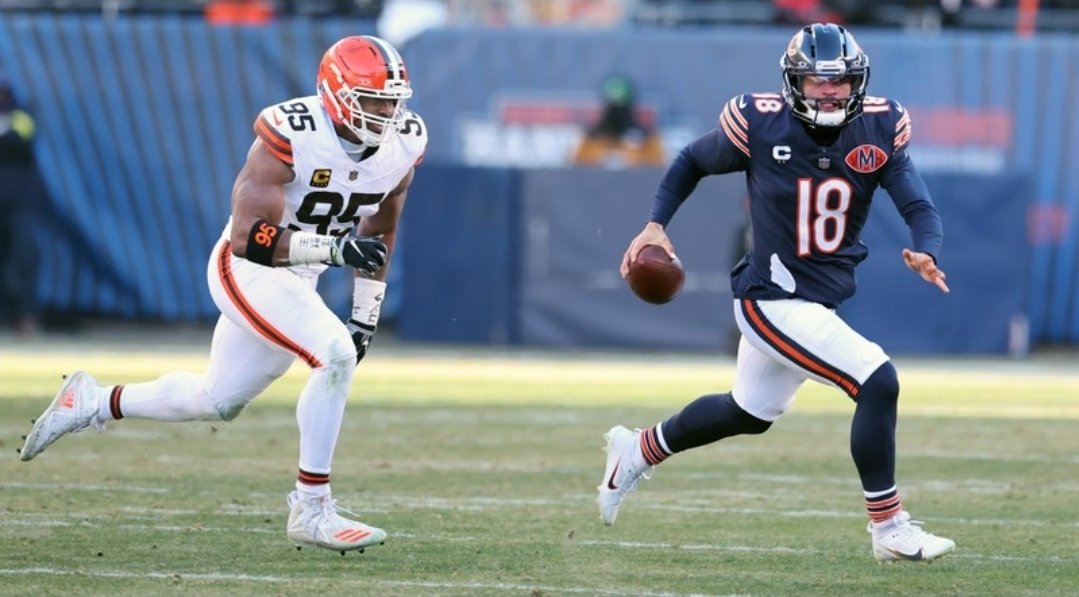 PHILosophy1990's tweet photo. @3rdNLongSports @NFL @CALEBcsw @ChicagoBears Been there, done that. He got him a sack. MG had some good things to say about Caleb after the game and months later too... #RespectEarned https://t.co/FC9TNSaRlz