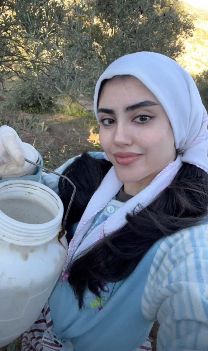 Lulua64025's tweet photo. بالنسبه لي مافي اجمل من بنات المغرب العربي حرفيا ليبيا و تونس و الجزائر و المغرب جميلات جمال طبيعي بدون فلاتر و عمليات 
👸🏻🇱🇾🇲🇦🇩🇿🇹🇳 https://t.co/LNJ3bhPqoJ