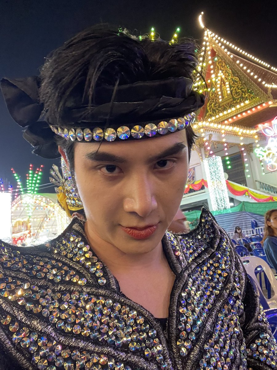 markpoom_psn's tweet photo. จบไปแล้วกับซีรีส์ “เพชรประกาย” เป็นประสบการณ์ที่ดีมากเลยคับ
ขอบคุณพี่ชีวินที่ให้ผมได้เป็นส่วนหนึ่งในซีรีส์เรื่องนี้ด้วยนะคับ และขอบคุณทีมงาน, เพื่อนๆนักแสดงทุกคนที่ทำงานอย่างเต็มที่กันตลอดเลยคับ หวังว่าจะได้ร่วมงานกันอีกนะคับ 💕💕
#เพชรประกายซีรีส์
#BLINGBLINGTHESERIES
#COPYABANGKOK
#markpoom