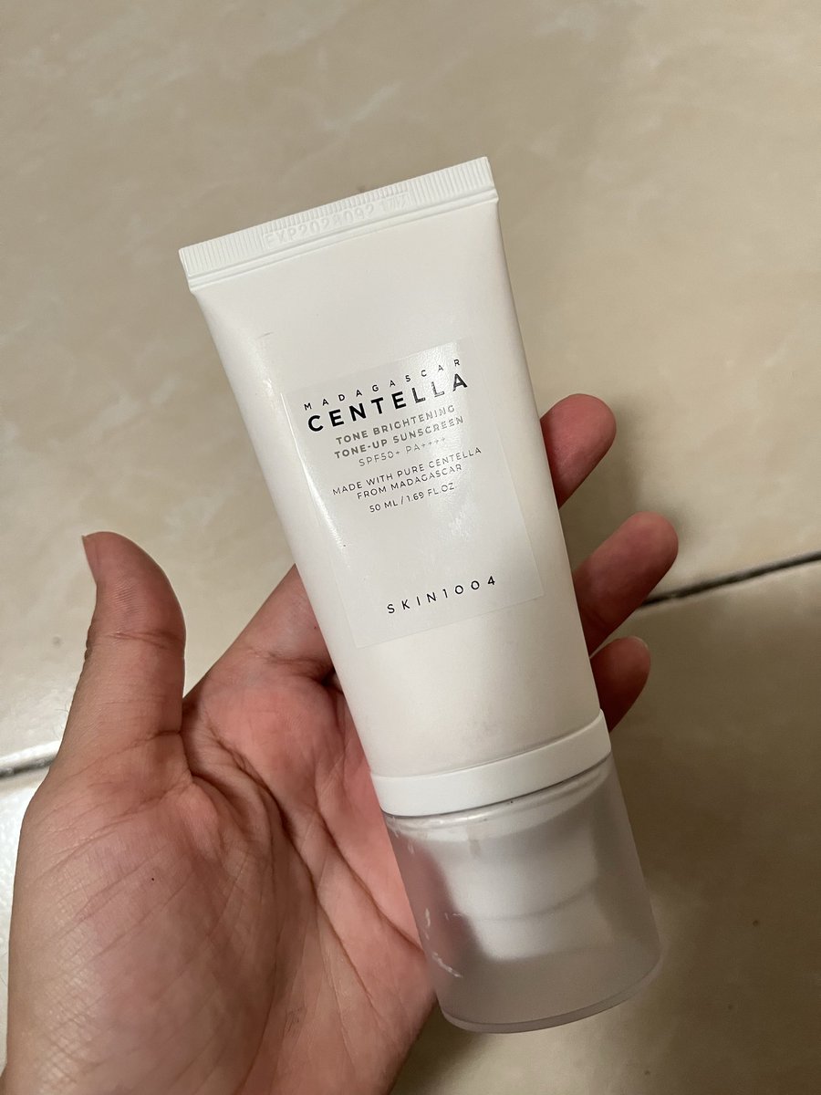 arsyopa's tweet photo. wts sunscreen skin1004 tone up (55k) isi masi banyakkk bgt 90%
liptint raecca shade joyfull (35k) masi 95% bener” aku pake dikit dan ga pake aplikatornya ( aku pake dari luberan ) https://t.co/DYPkU4iPgb