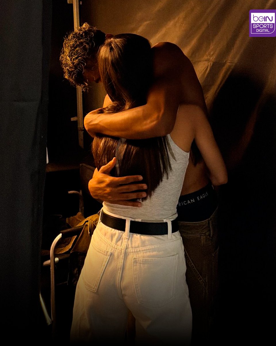 beINSPORTSUSA's tweet photo. 🥹 The last photo together before the World Cup?

Lamine Yamal is about to join Spain’s training camp, and this photo with Inés García had many fans thinking the same thing: maybe it was their goodbye before the World Cup. 🌍⚽

Coincidence or a moment straight out of a movie? 🥺👇

#beINSPORTS #LamineYamal