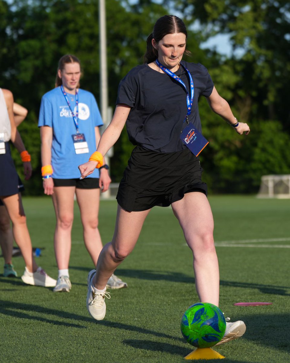 FCC_Foundation's tweet photo. What a night! Huge thank you to everyone who joined us for Ladies Lace Up. 🧡💙 https://t.co/YLObG5trsz