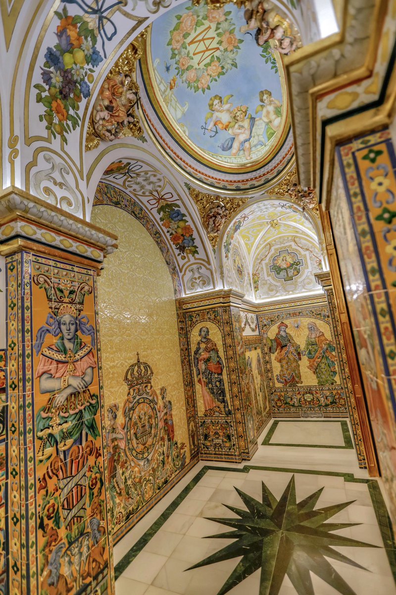 ManuFerGomezFot's tweet photo. Cinco años con sus días, de fotos en el andamio, de ver a David con el flexo y el pincel.. De azulejos por llegar…y hoy con orgullo…EL CAMARIN DE La ESPERANZA. Hoy sé que todo por ELLA merece la pena. #EsperanzaDeTriana https://t.co/yeaNhMcmGN