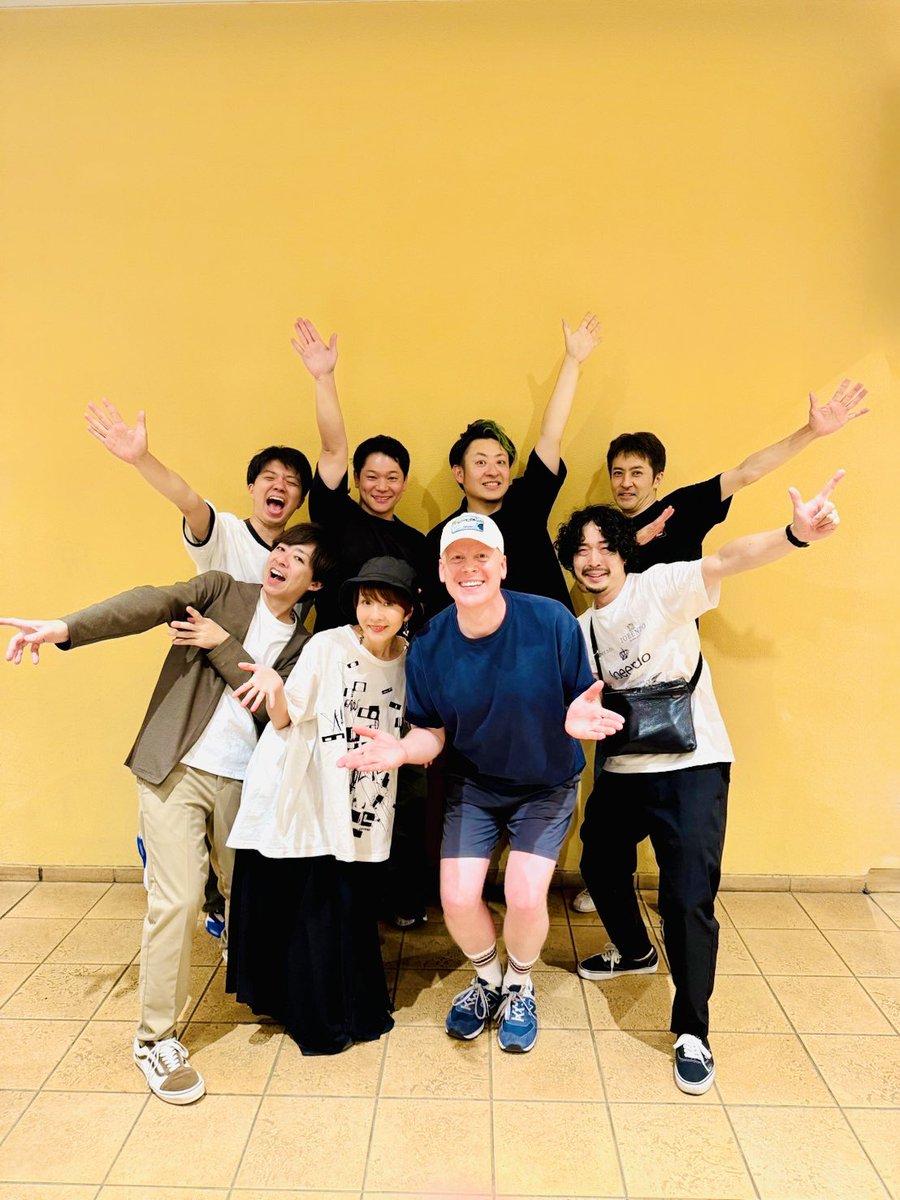 TokyoSeasideJB's tweet photo. 6/5 JZ Brat公演に向けての通しリハーサルをして来ましたー！🤲
メンバー全員フルスロットルで歌って奏でて、
熱気ムンムンのスタジオになりました！
🎤🎤🎹🎸🥁🪘🎺🎷
あんな曲からこんな曲まで、
TSJBカラー満載のアレンジで、
バラエティに富んだラインナップでお届けします！お楽しみに！#TSJB https://t.co/Tf0yFjzf0x