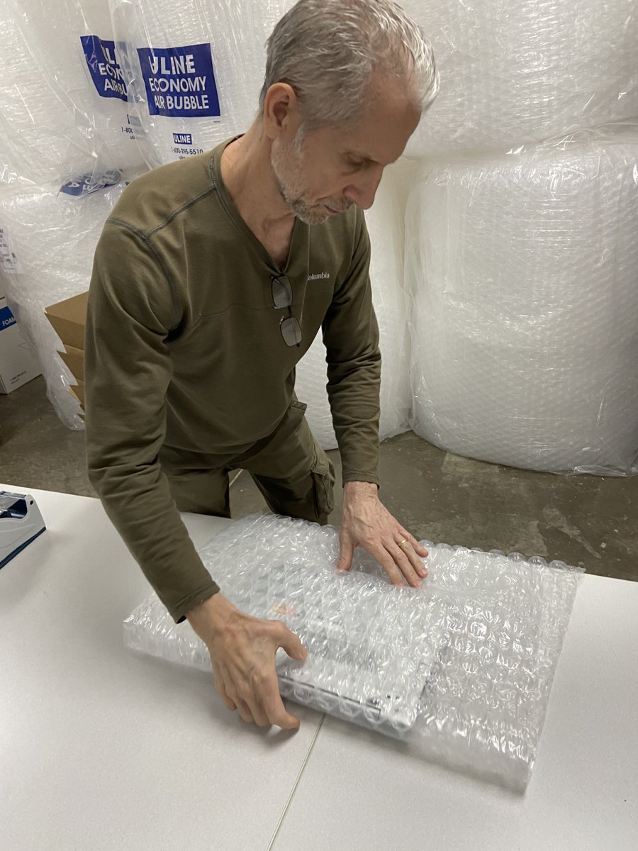 cftb_official's tweet photo. Packing time❗
After our volunteers complete a computer order, it’s ready to ship! 💻With lots of bubble wrap to protect the special cargo, we make sure the laptops arrive safely at their final destination! 🚚 https://t.co/pSzwF4Oawt