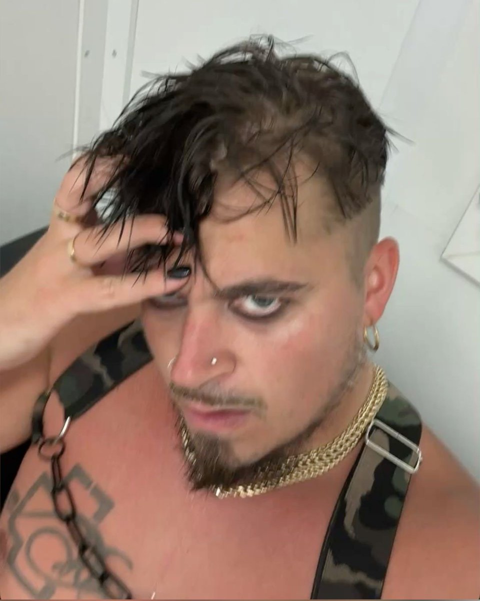 ⋆. angelo 𝜗𝜚˚⋆ tweet media