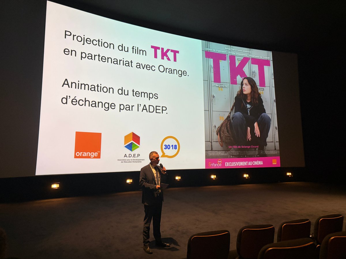 Prefet67's tweet photo. #Jeunesse | Face au harcèlement : ensemble, brisons le tabou ! 🤝

🎥 Comment le harcèlement scolaire peut-il basculer dans le drame ? Le film « TKT » (T’inquiète) retrace le parcours bouleversant d’Emma, 16 ans, hospitalisée dans un état critique après avoir subi un harcèlement devenu insoutenable.
À l’issue de la projection au cinéma @UGCcinemas  Strasbourg, Karl Terrollion, sous-préfet, a pu échanger avec les élèves du lycée Jean Monnet.

En 2025, 35 % des jeunes ont déclaré avoir été victimes de harcèlement. Moqueries répétées, menaces, brimades, cyberharcèlement...Ces agissements sont interdits et ne doivent donc pas être tolérés.

Cet échange a permis de sensibiliser les élèves et de rappeler l’engagement de l’État face à cette grande cause nationale.

Tout au long de l’année, les policiers et les gendarmes vont à la rencontre des jeunes dans les établissements scolaires du le Bas-Rhin pour donner des conseils utiles.

🛡️ Des réflexes essentiels pour chacun :
👉 Pour les victimes : ne restez pas isolées. Parlez-en à un adulte de confiance (parents, enseignants, personnels de santé, policiers, gendarmes...). En cas de cyberharcèlement, faites des captures d’écran avant de bloquer les auteurs.
👉 Pour les témoins : ne pas relayer une moquerie ou une rumeur, c'est bien mais ce n'est pas assez : signaler une situation de harcèlement, c'est protéger un camarade.
👉 Pour les parents : restez attentifs aux changements soudain de comportement ou à l'isolement.

🤝 Besoin d'aide ou de conseils ? Ne restez jamais seul(e) :
📞 Le 3018 : numéro gratuit, anonyme et confidentiel. Disponible 7j/7 (9h-23h) et via l’application mobile (opéré par l’association @eEnfance)
💬 Le Tchat en ligne  https://t.co/2IWyUd8EEd pour échanger 24h/24 et 7j/7 en toute confidentialité et sans jugement avec un policier ou un gendarme
🛡️ Le programme Phare : un plan global de prévention et de traitement du harcèlement directement au sein de l’école 👉 https://t.co/i4Cz2WxAYH

Nous avons tous le pouvoir de changer les choses ! Agissons. Brisons le silence.
--

@egalite_gouv 
@education_gouv 
@Gendarmerie_067 
@OrangeGrandEst
@orange 
@eenfance
@PoliceNat67 

🎞️ Film "TKT" réalisé par Solange Cicurel |2024

#harcelement #cyberharcelement #jeunes #ecole #lycee #college #santementale