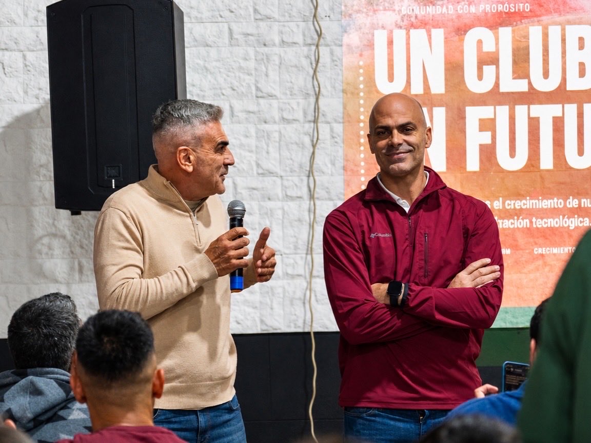 eunionista's tweet photo. También presentamos la incorporación de Gustavo Nepote a nuestro equipo de trabajo y reafirmamos una convicción que nos une: Unión puede ser mucho más grande. 3/4 https://t.co/5DdLy1Tstg