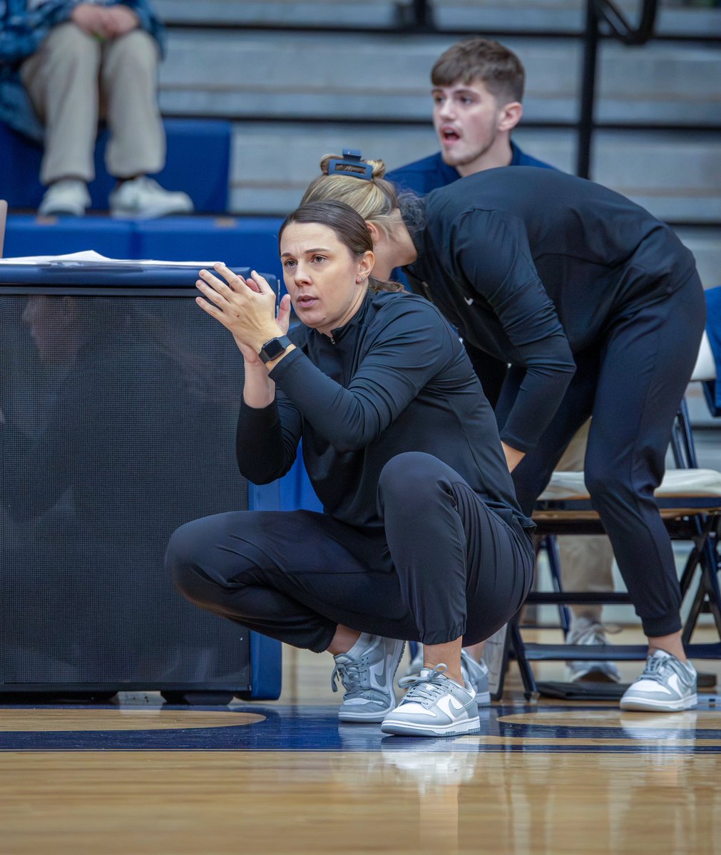UNHWBB's tweet photo. 🚨𝐁𝐢𝐫𝐭𝐡𝐝𝐚𝐲 𝐬𝐡𝐨𝐮𝐭𝐨𝐮𝐭🚨

Happy birthday to the leader of the pack! Thankful for everything you do for this program, and your commitment to growing not just better players but better people. Enjoy YOUR day, Coach Shoniker!

#BeTheRoar | #BTRW https://t.co/GRWhJhtdjn