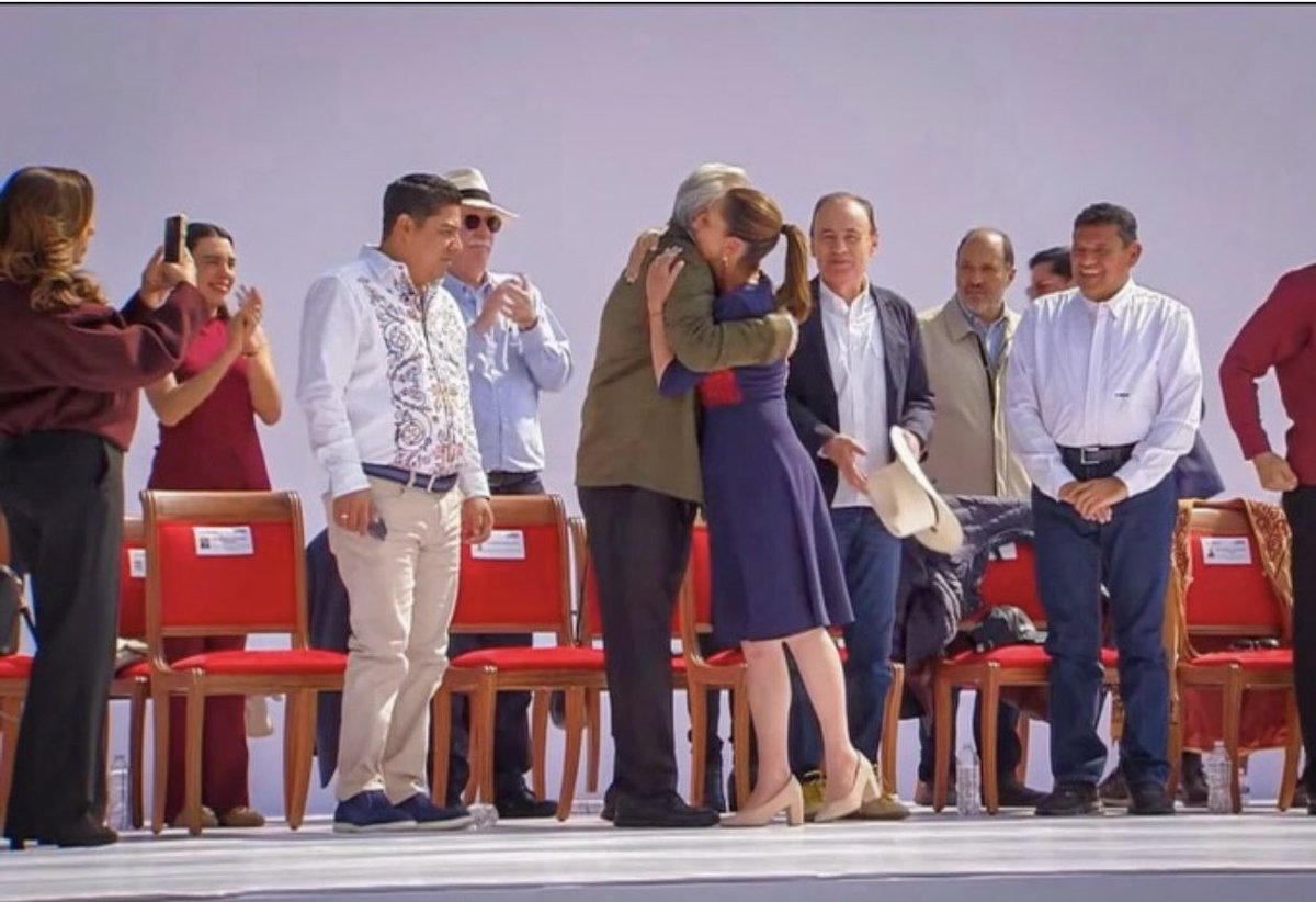 Elena Chávez tweet media