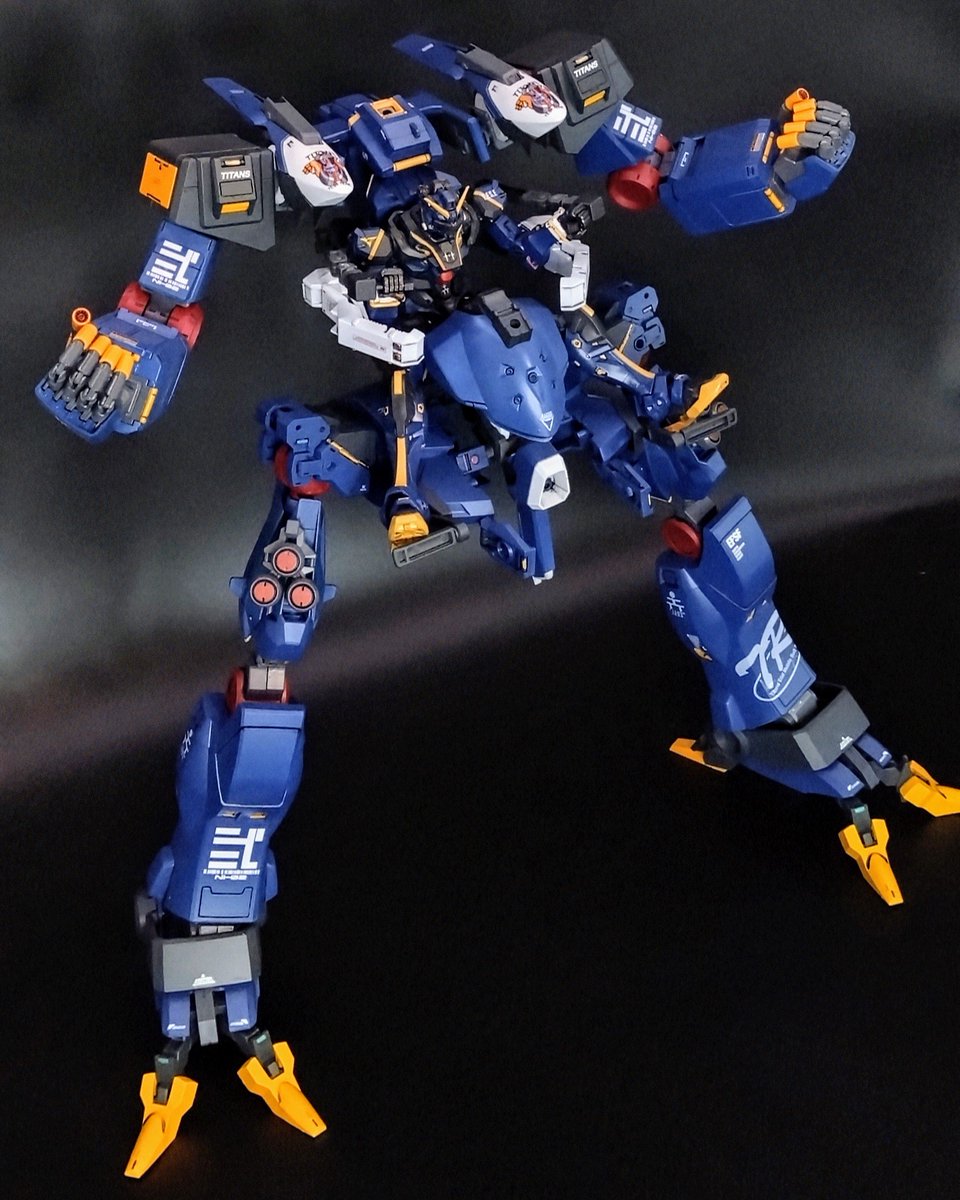 nigoriA_913's tweet photo. #同じキャラですが異なる装備の姿を晒す
なるほど理解した！
黒いガンダム　ドゥー・ムラサメ機
第一兵装　連邦再編運用
第ニ兵装　陸戦想定兵装
第三・四混合兵装　超弩級戦略電磁砲・
オーガスタ研製強化人間用ボール型遠隔攻撃端末機
第五兵装　ムラサメ研製対ジオン重MA決戦兵装
以上！長い！ https://t.co/gAJH8gegY5