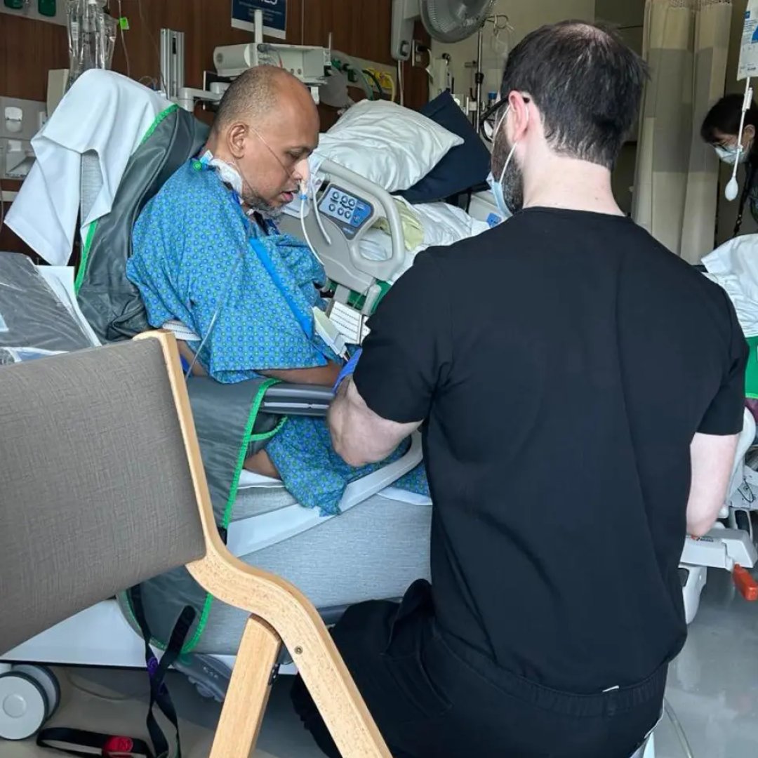 AmCollSurgeons's tweet photo. In a new ACS Bulletin Viewpoint, Dr. Siegfredo R. Paloyo reflects on how surviving an acute ascending aortic dissection reshaped his perspective on vulnerability, professional solidarity, and the humanity that connects every surgical team member. https://t.co/Q9PPLm5BEj https://t.co/pxUlAlPF3l