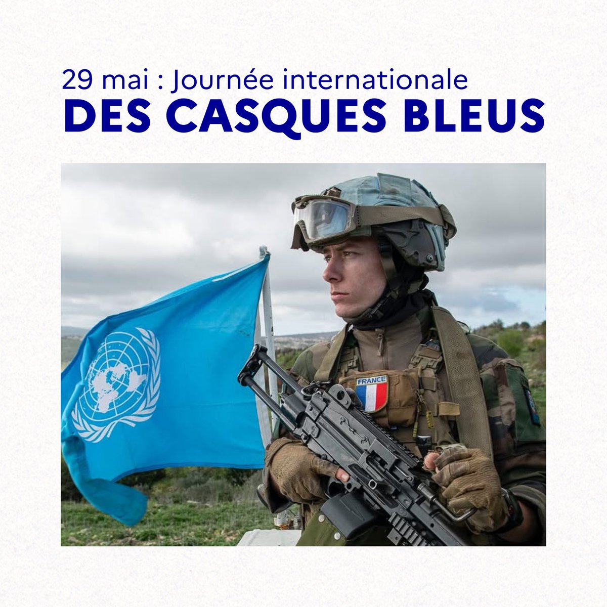 RufoAlice's tweet photo. En cette journée internationale des Casques bleus, je rends hommage à celles et ceux qui servent sous le drapeau des Nations unies pour protéger les populations civiles, prévenir les conflits et protéger la paix, souvent au péril de leur vie. 

La France contribue aux opérations de maintien de la paix et défend, au Liban au sein de la FINUL comme partout dans le monde où elle est engagée, les valeurs de paix et de solidarité.