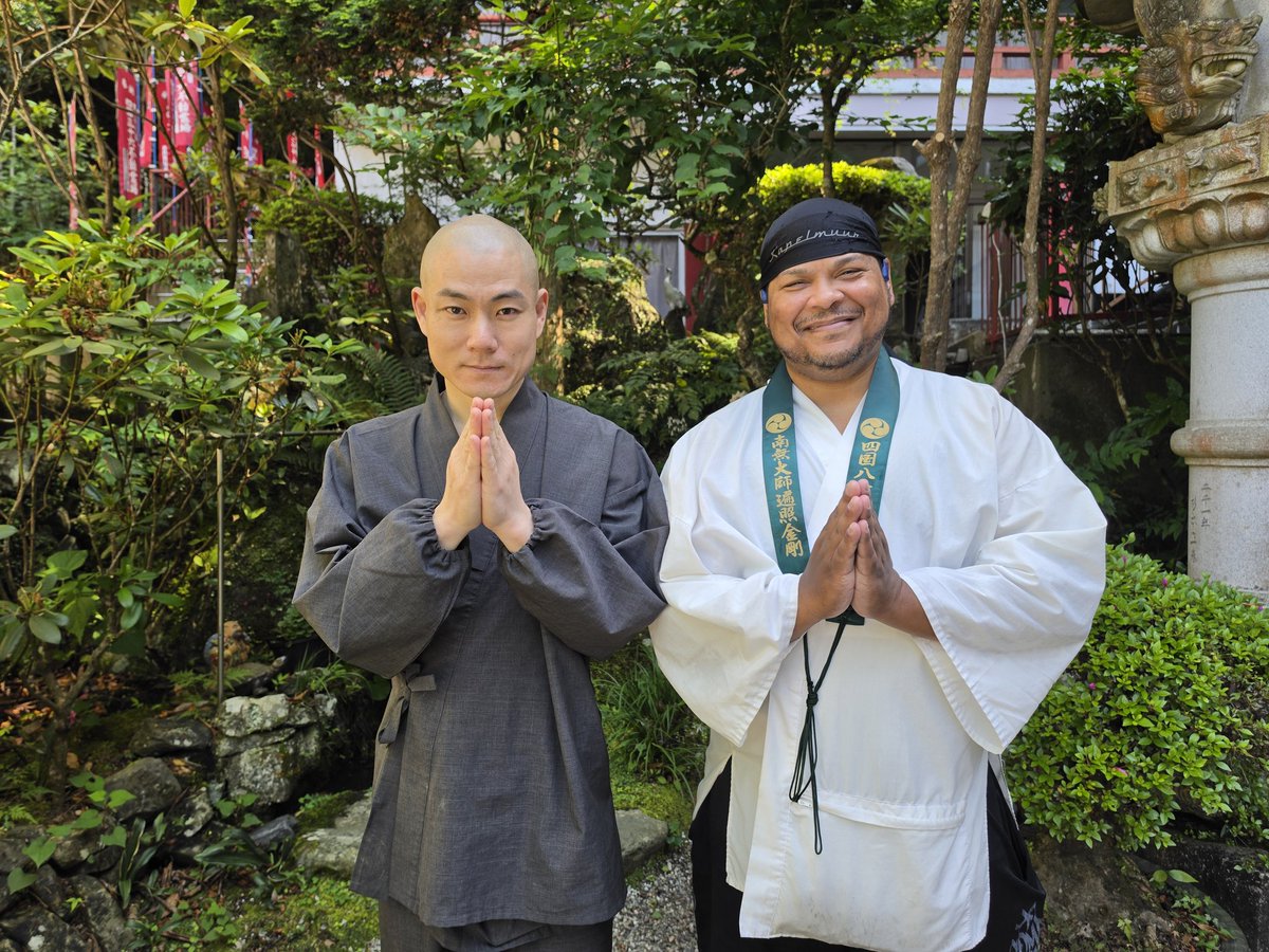 2dJazz's tweet photo. On my last day before I head home, I came back to Konji Temple (建治寺) in Tokushima, where I did Takigyo (滝行) -waterfall meditation- for the first time last year. Ryoukei is still there &amp; he remembered me by name😂.
Looked forward to this for a year. Must do if you come to JP! https://t.co/r0fZ1Ii53Q