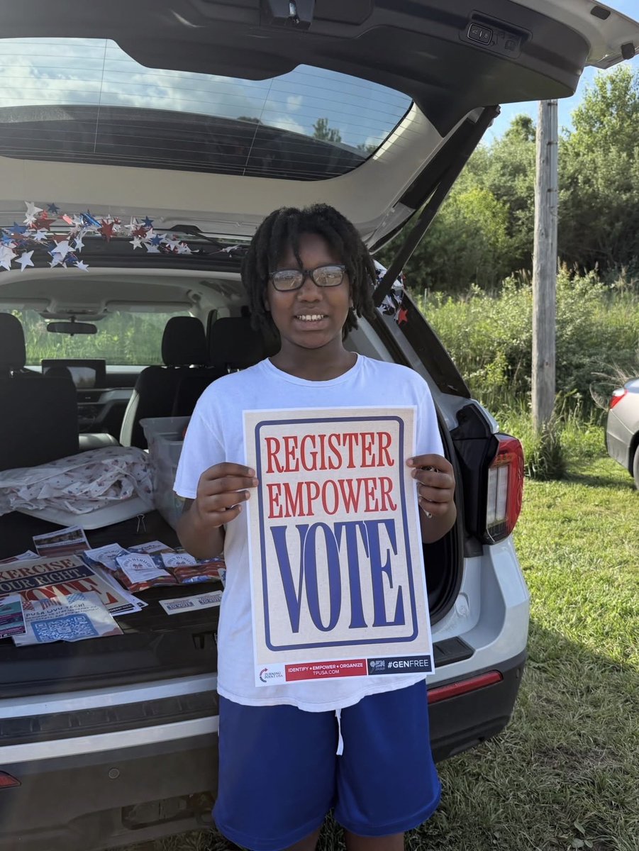 tpusawvutech's tweet photo. America thrives when its people stay involved Ball games bring us together, but voting shapes our future.⚾️🇺🇸 @tpusastudents @tpusa_bluegrass https://t.co/rLeTPaBWlB