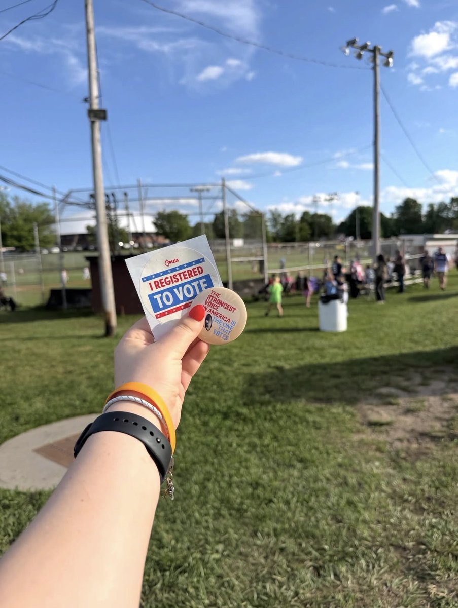 tpusawvutech's tweet photo. America thrives when its people stay involved Ball games bring us together, but voting shapes our future.⚾️🇺🇸 @tpusastudents @tpusa_bluegrass https://t.co/rLeTPaBWlB