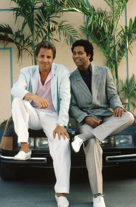 ClassicSpyChic's tweet photo. License to Kill answers the important question of what James Bond with Miami Vice aesthetics would be like. https://t.co/rkmiVAwTt7