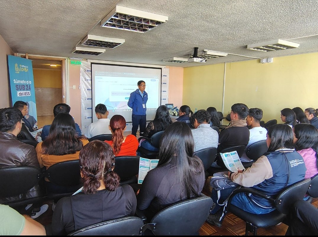 IESS_Carchi's tweet photo. #IESSteInforma | Los promotores de Afiliación del @IESS_Carchi informaron🗣️ a los estudiantes de la Universidad Politécnica Estatal Carchi sobre los beneficios y prestaciones de las diferentes modalidades de afiliación al @IESSec 📝 https://t.co/9uRG6AddUv