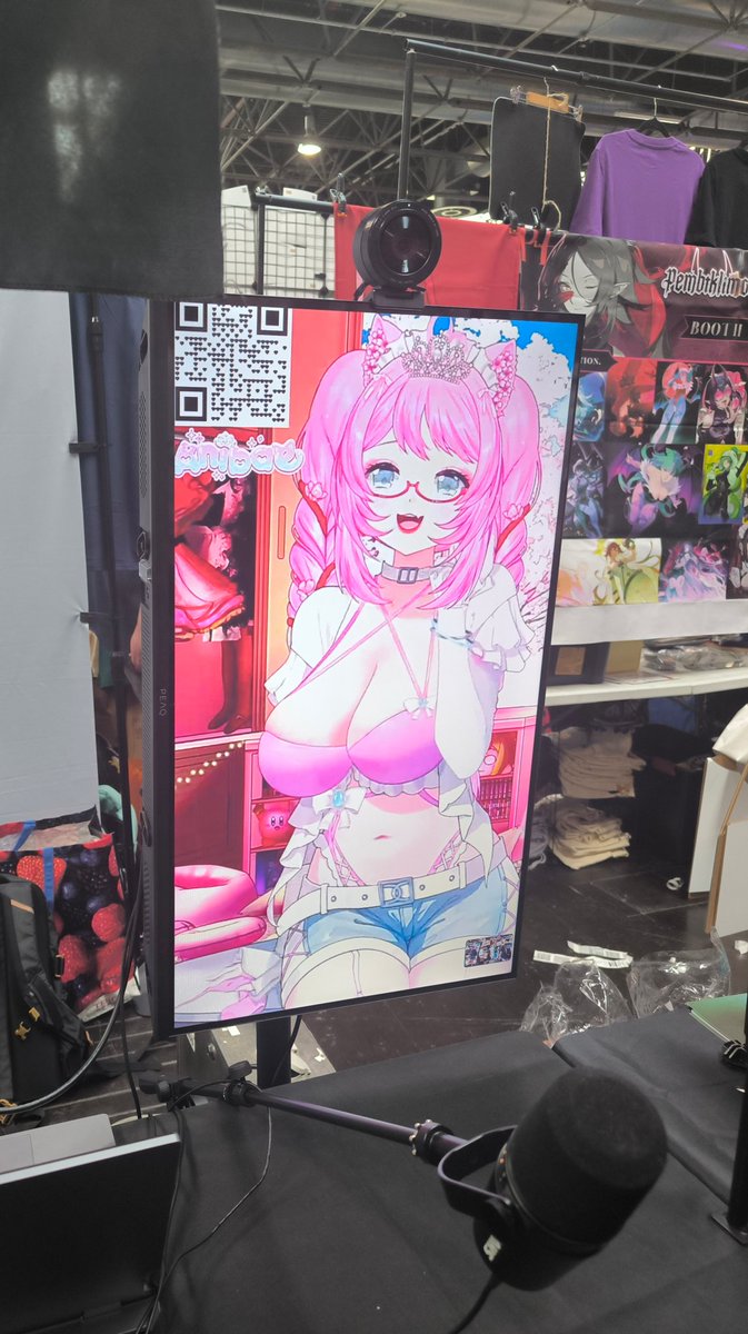 RaivyRain's tweet photo. So far we're going strong.
Currently we're having @AnibaeVT over at our booth 10E18!
Make sure to come by she's a cutie ❤️🫰 https://t.co/VjEcDgGaEF