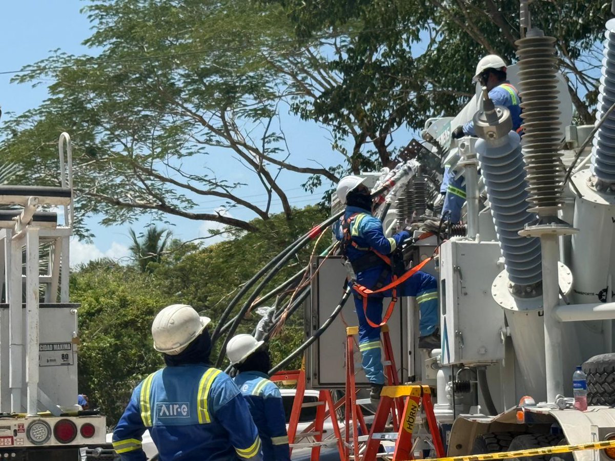Aire_Energia's tweet photo. #EntérateMagdalena 🌀 En una jornada exitosa, con el despliegue operativo de más de 40 ingenieros y técnicos y bajo el liderazgo en terreno de nuestro Agente Especial, Jaime Humberto Mesa Buitrago (@MesaJaime ), y el gerente territorial, Luis Guillermo Rubio (@lguillermorubio ), fue puesto en servicio el transformador de potencia de la subestación móvil en Fundación, con capacidad de 20 MVA.

Esta solución estructural, dispuesta desde nuestra Agencia Especial, optimizará la confiabilidad y calidad del servicio de energía en Fundación, Aracataca, El Retén y Zona Bananera, marcando un punto de inflexión para la región✅