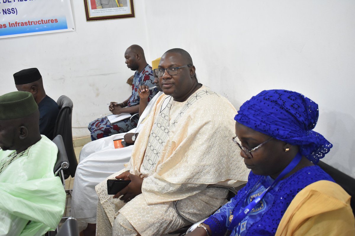 PaarUnc's tweet photo. Le 29 mai 2026, s’est tenue à Bamako, la 1ere session ordinaire du comité de pilotage du Programme d’Amélioration de la Connectivité et de la Résilience des Infrastructures Routières (Projet Mali Nafa Soro Siraw) sous la tutelle du Ministère des Transports et des Infrastructures. https://t.co/sV6VaKTgRL