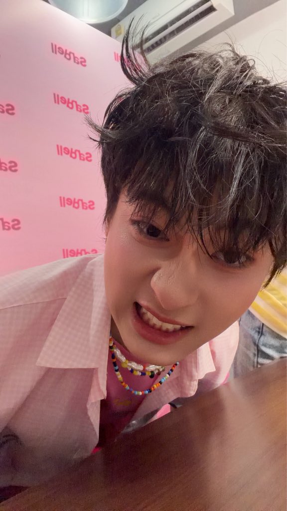 nakanisnakan's tweet photo. ค่อนข้างแสบ แต่น่ารักคั้บ 🫨

#SandellLiveXWave https://t.co/PYT2QJxF9m