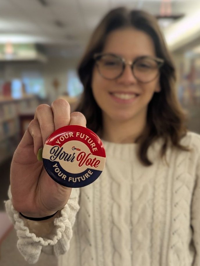 JonEdwardB's tweet photo. Students across the Hoosier Territory are getting informed, getting involved, and getting ready to vote. 🇺🇸

Is your voter registration up to date and at your current address? Check your status today – it only takes 1 minute! https://t.co/2r3DUhkYoc

#registertovote #voteandlive https://t.co/ZhK31Y0oRo