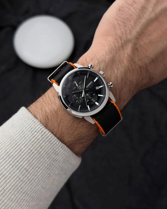 GntlemansGeek's tweet photo. Casio" Breaks the Rules Again.. The Elegance of the Chronograph and the Magic of Colors https://t.co/5qofrUxRrt